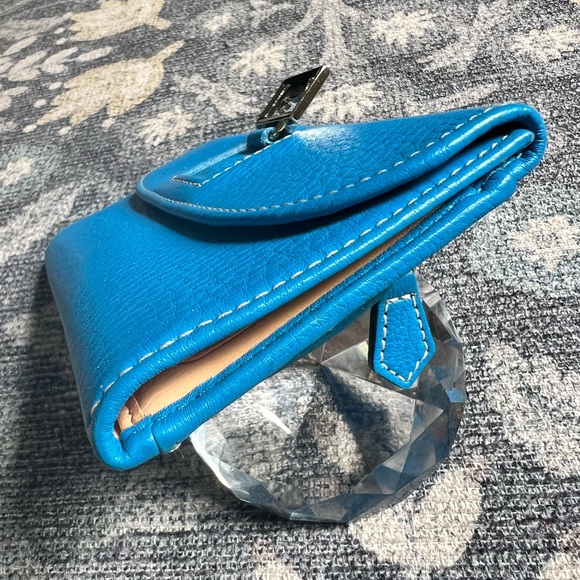 Dooney & Bourke Belvedere Continental Blue Pebbled Leather Wallet - Picture 9 of 10